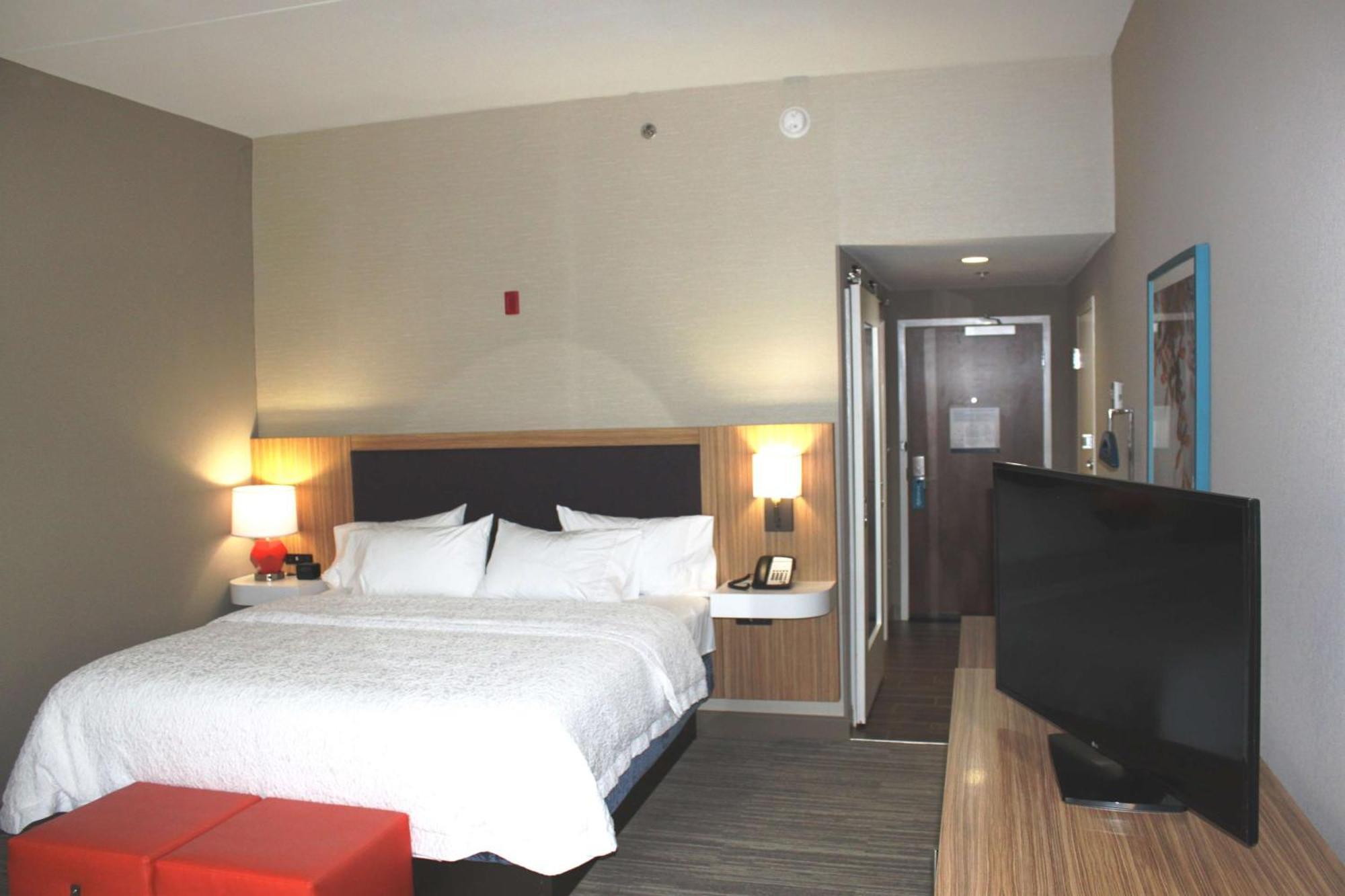 Hampton Inn Форсайт Экстерьер фото