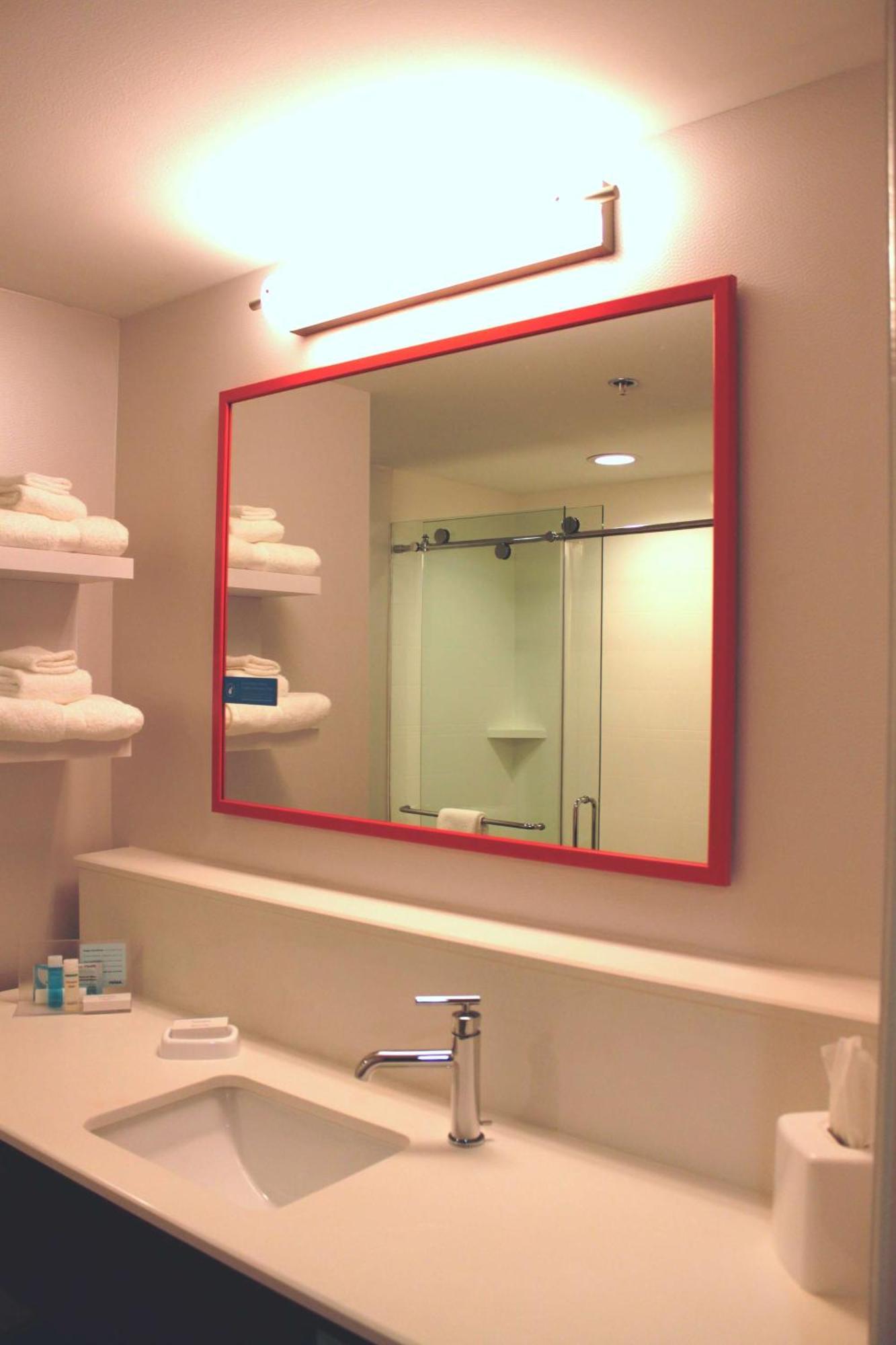 Hampton Inn Форсайт Экстерьер фото